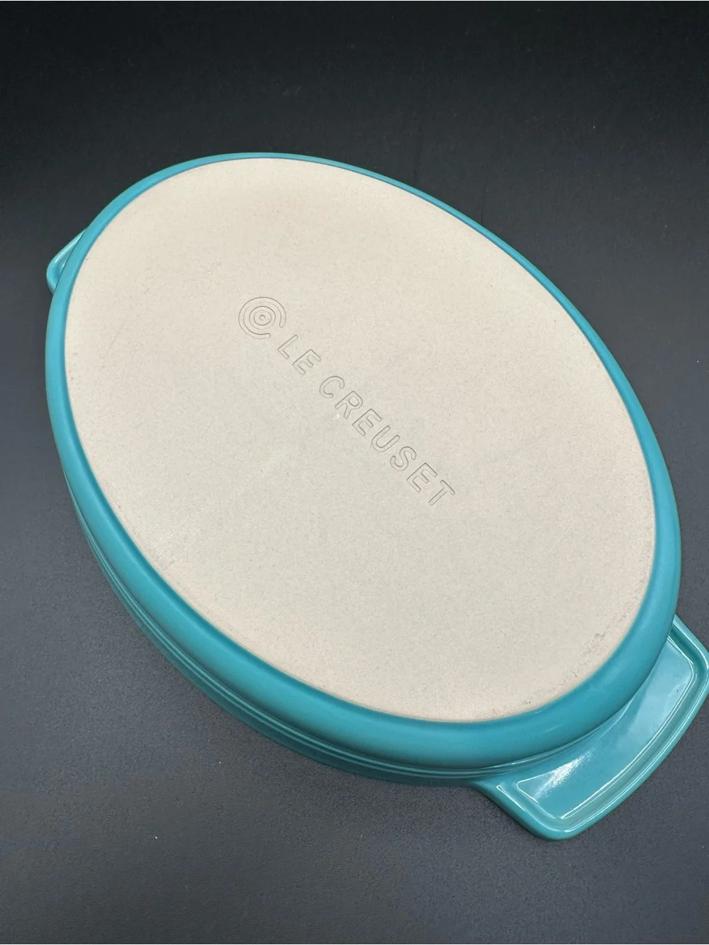 Le Creuset Caribbean Stoneware Oval Baker – NWOT, Cream Interior, Excellent Cond